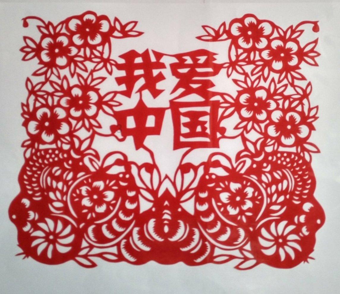 男子将车停垃圾站通道处隔天被倒满垃圾,怒斥环卫工太缺德,环卫站回应