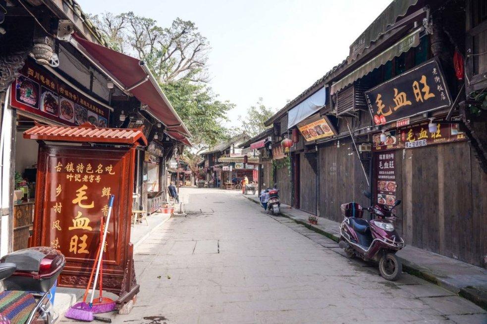 兰德尔和布伦森联手献30分,尼克斯在客场惊险胜篮网
